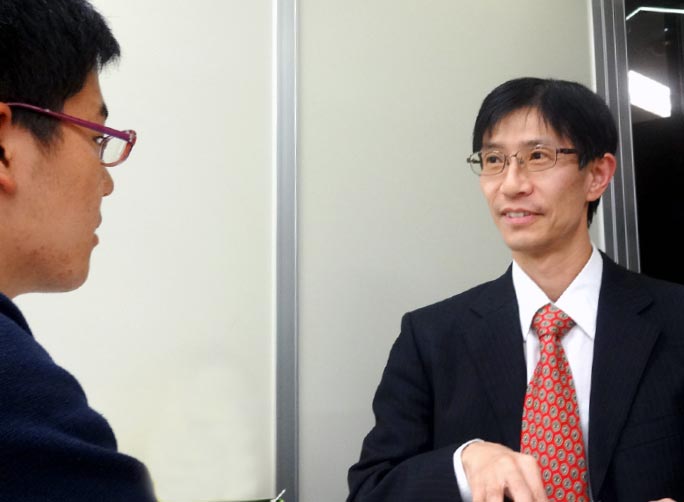 大学受験の個別指導中の様子